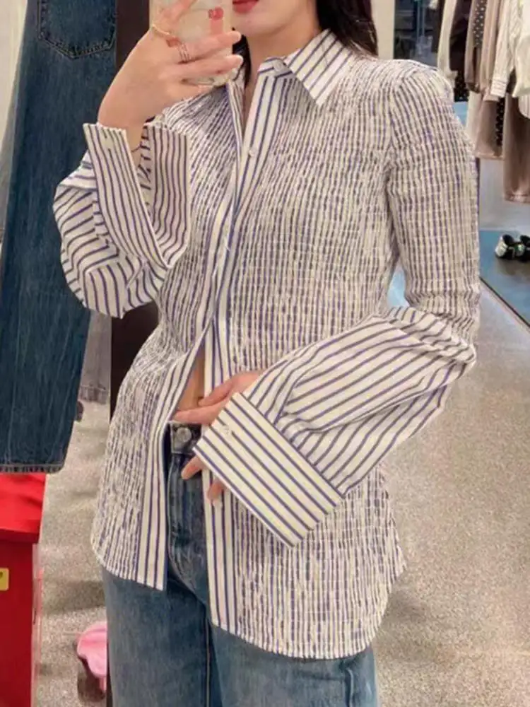 

2022 Autumn and Winter New Women Striped Lapel White Pleated Long-sleeved Shirt