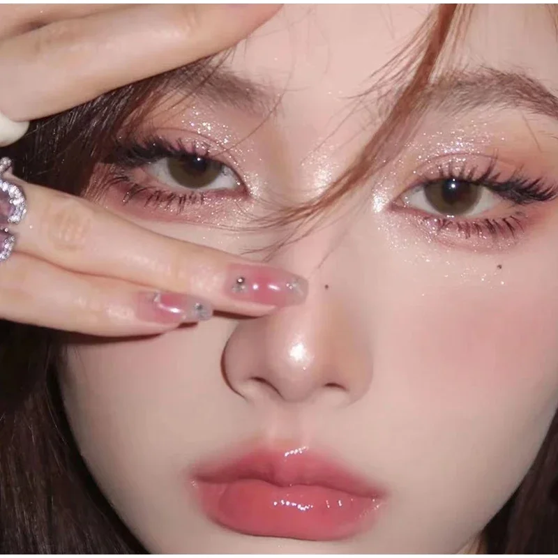 Палитра монохромных теней для век с блестящими бриллиантами блестящие тени