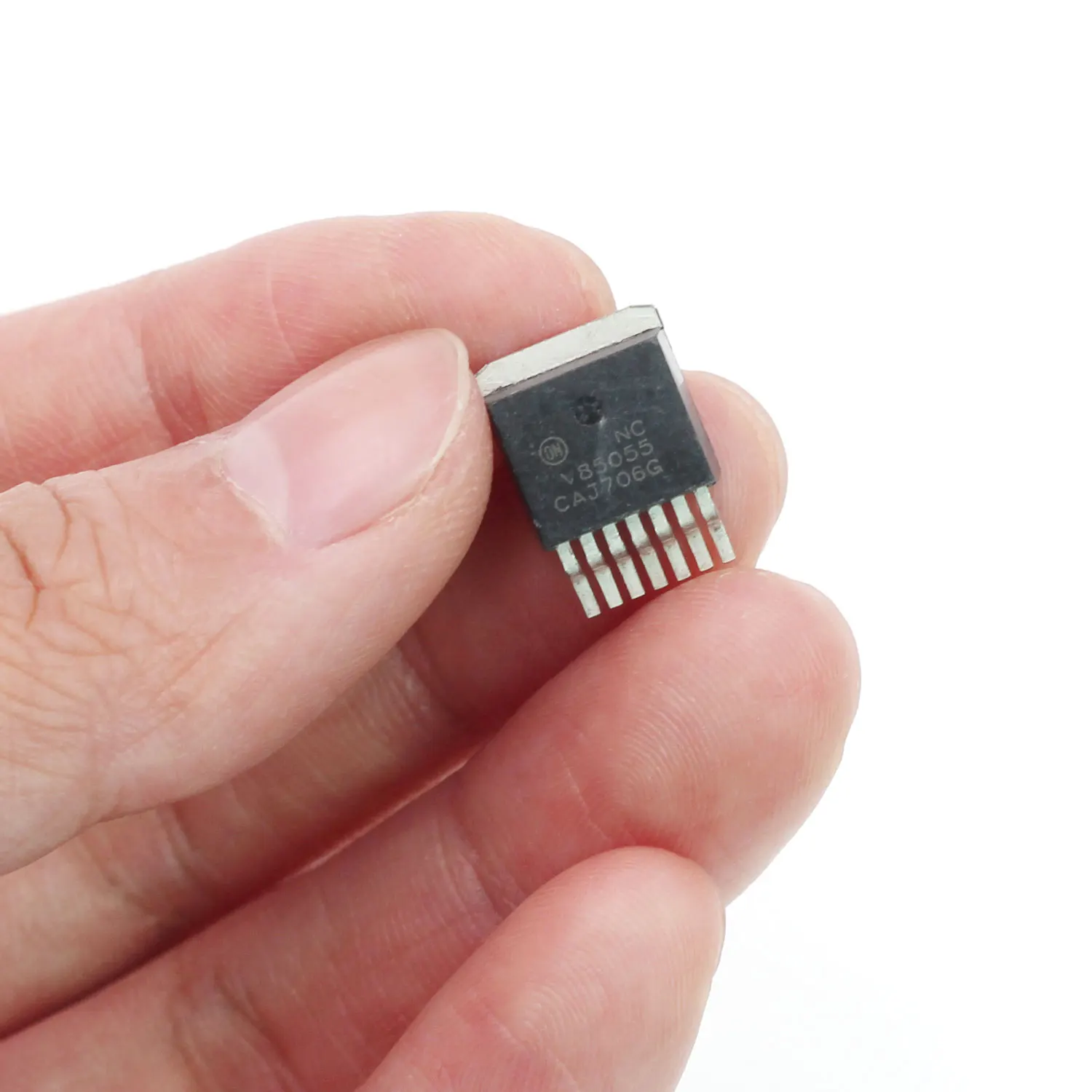 V85055 NCV85055 for BMW Handbrake ECU board Power Regulator Triode Chip |