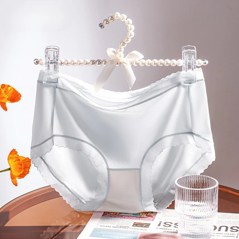 

Mask Women's Underwear Mulberry Silk 5A Antibacterial Breathable Sexy Triangle Mid-waist Shorts New