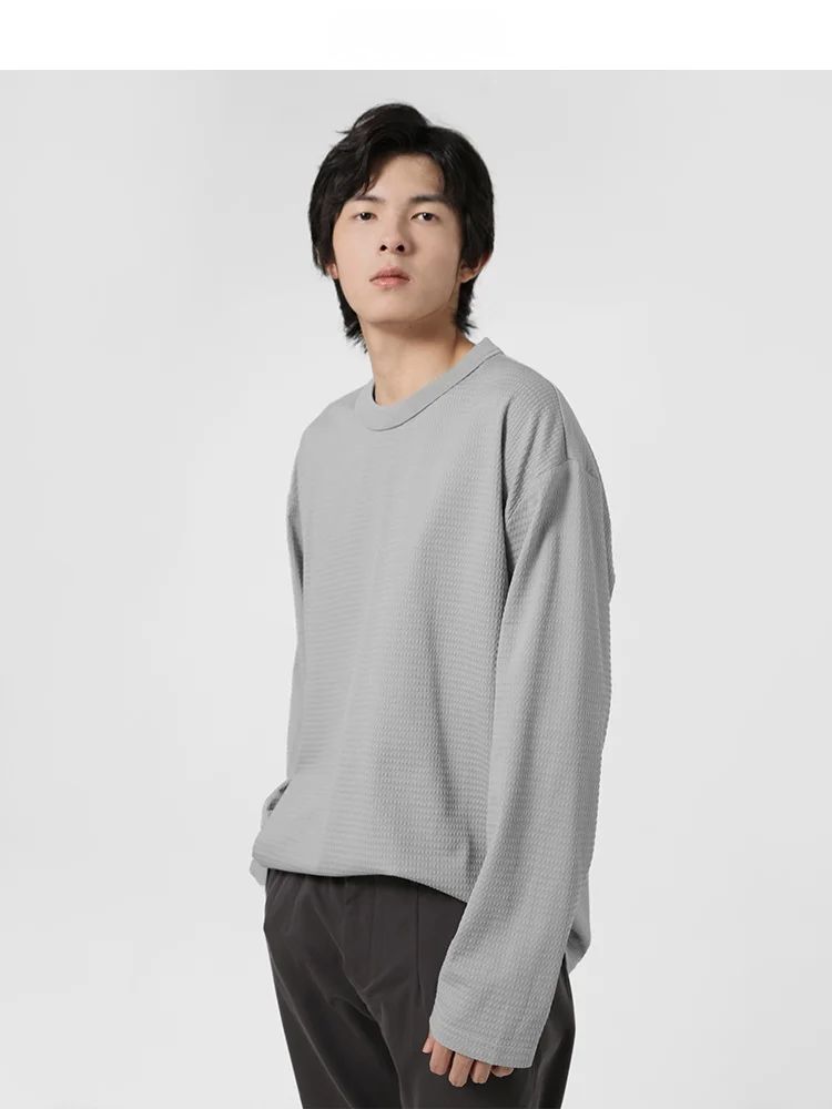 Мужская футболка без маркировки с круглым вырезом белая свободная длинными