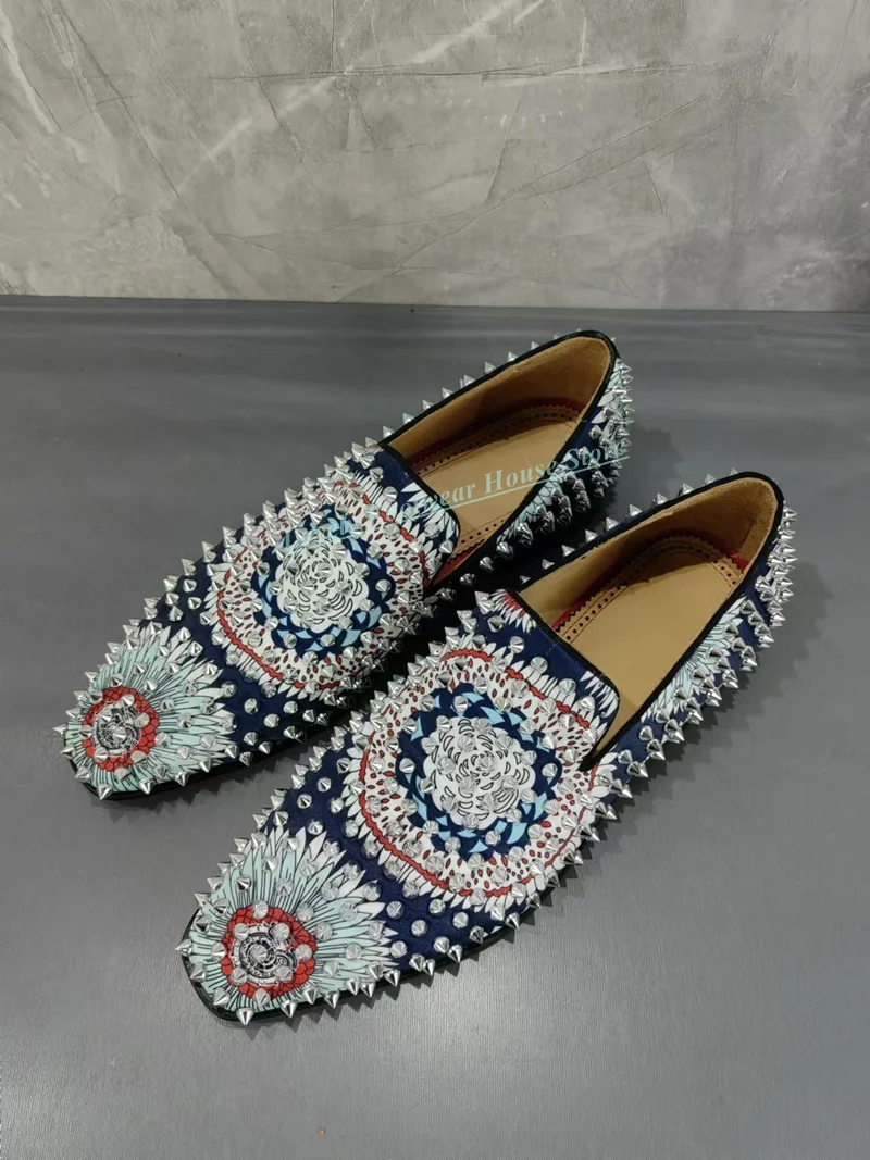 Мужские лоферы с разноцветным принтом и заклепками круглым носком мужские