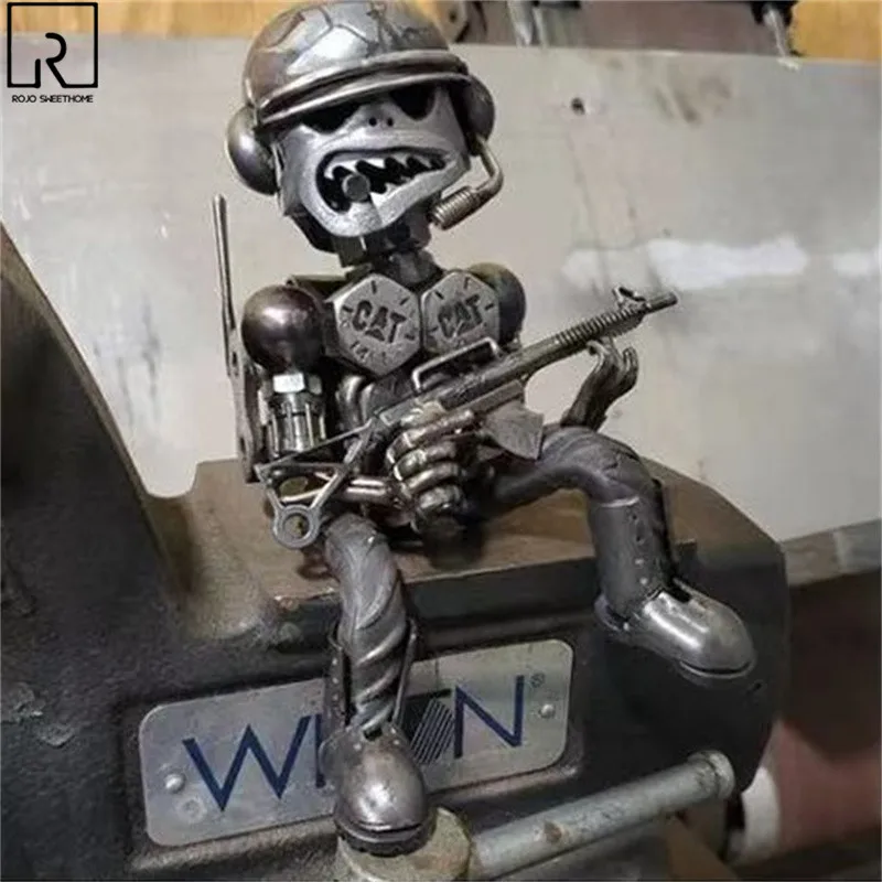 

Alien Warrior Ornament Gun Soldier Desk Decoration Resin Figurines Table Statuette Gift for Men Living Room Decoration for Home