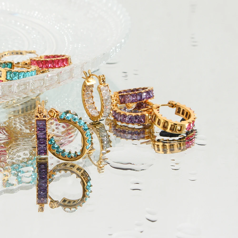 

2022 New Creative Design Summer Colorful Blingbling Crystal Paved Hoop Earrings Red Pink Purple Blue Clear CZ Earrings For Women