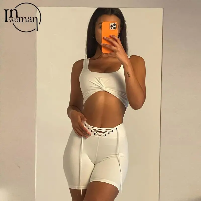 

Женский облегающий Костюм-двойка Inwoman, повседневный белый комплект из двух предметов, укороченный топ без рукавов с завязками