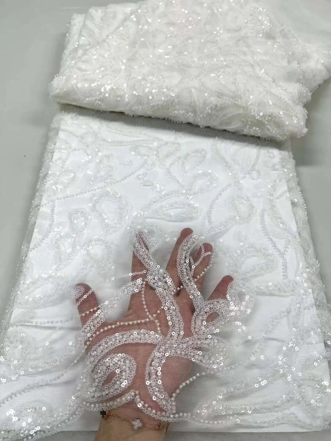 

2022 Luxury African Sequin Groom Lace Fabric High Quality Tulle Lace Fabric Embroidered Fabric Nigerian Lace For Wedding Dress