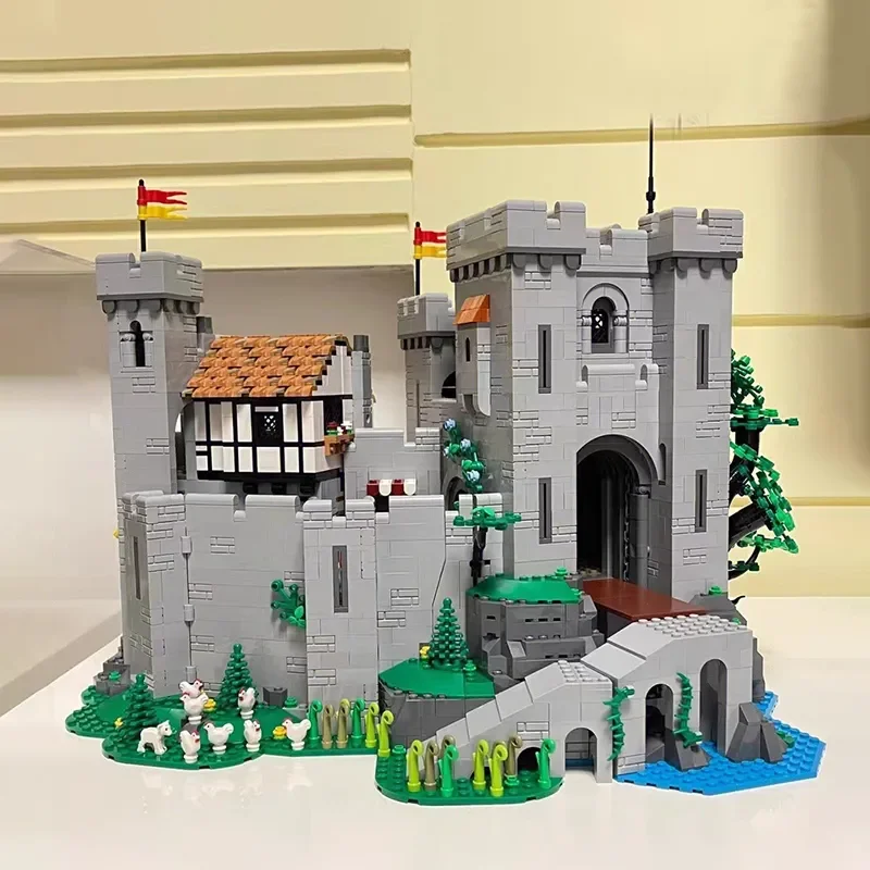 

The 10305 Lion King Knights Miedieval Castle Model Building Blocks Assembly Bricks Set Toys for Children Toy Gifts Christmas