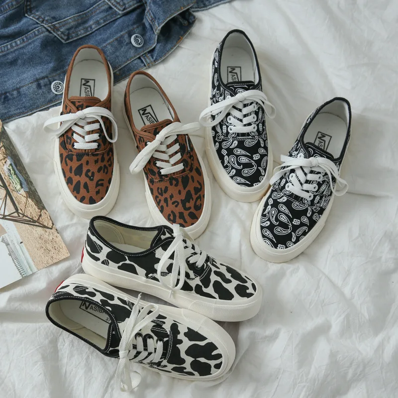 

Vasibaen Leopard Couple Canvas Shoes Women 2022 New Original Design Casual Board Shoes Low Top Board Shoes Flat Shoes Low Heels