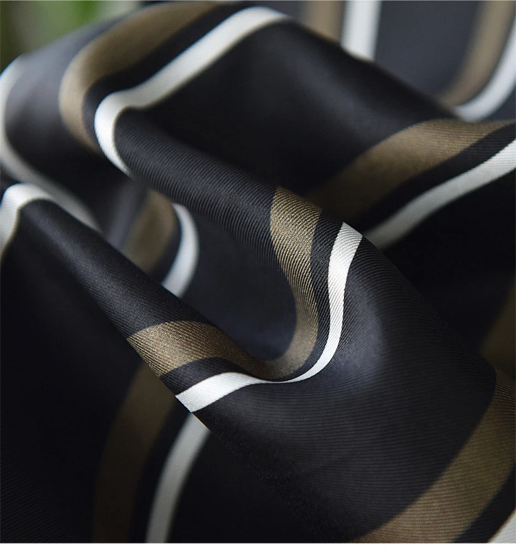 Рисунок 6 - Женский топ с воротником-поло