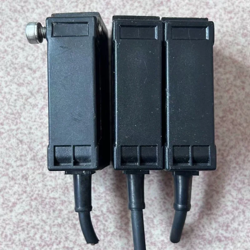 Подержанный фотоэлектрический сенсорный переключатель BM3M-TDT1 протестирован