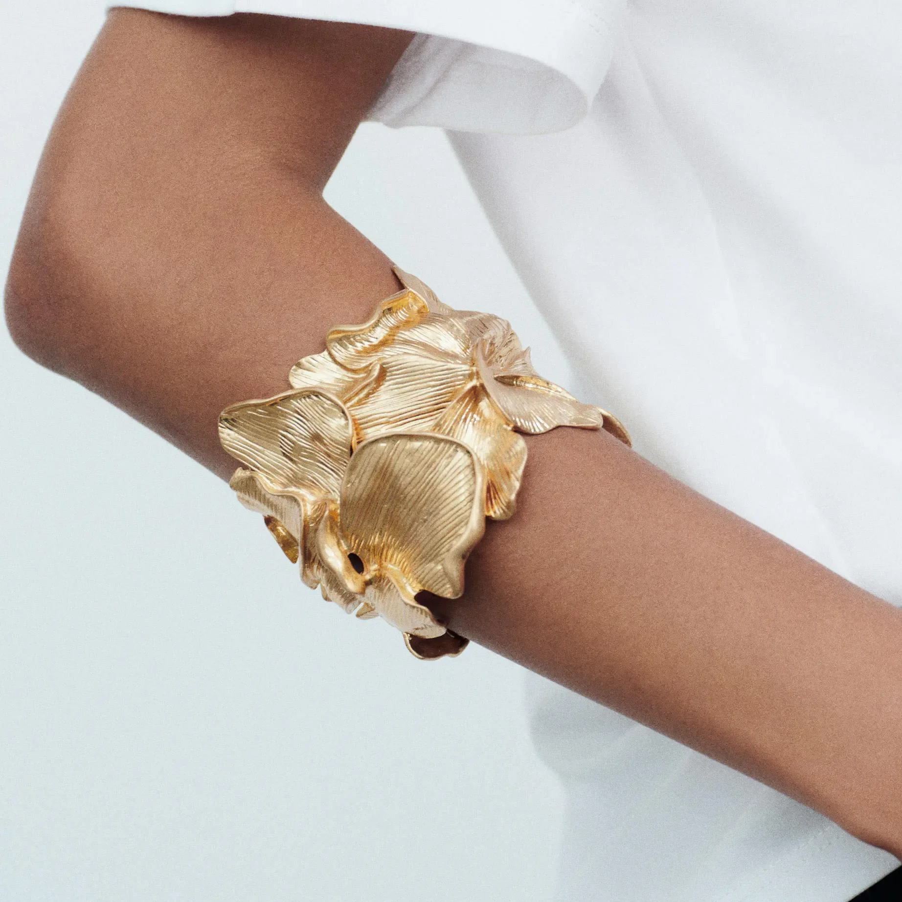 Винтажные широкие металлические браслеты ZA с приподнятыми лепестками для женщин
