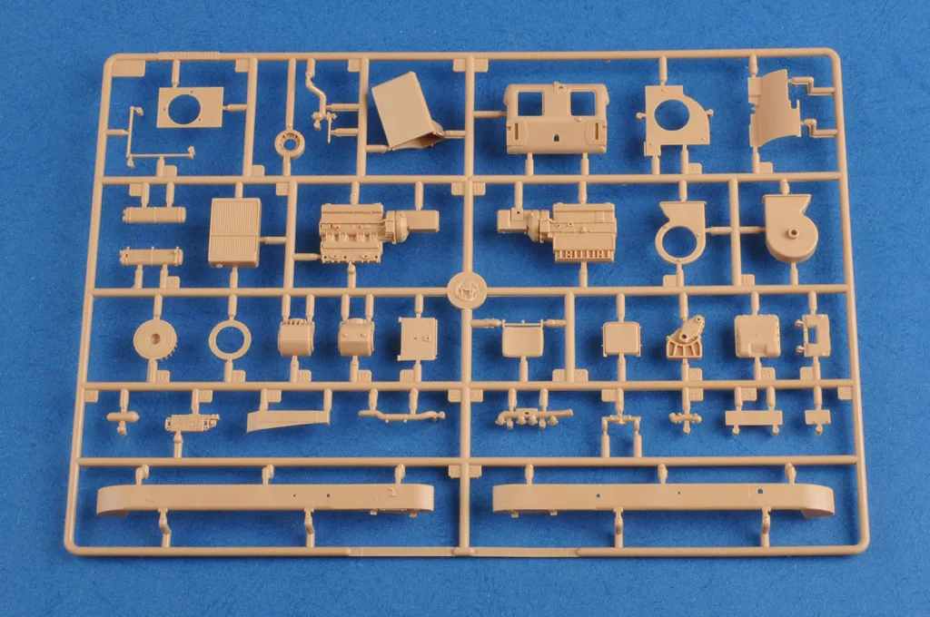 Hobbyboss 83809 1/35 Befehlsfahrzeug auf Fgst. Pz.Kpfw.35 R 731(f) Военная Коллекционная игрушка пластиковая
