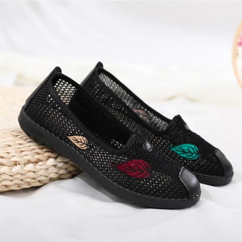 Women Flats New Summer Fashion Hollow-out Breathable Loafers Shoes Woman Comfortable Slip on Footwear Casual Ladies Flats Shoe