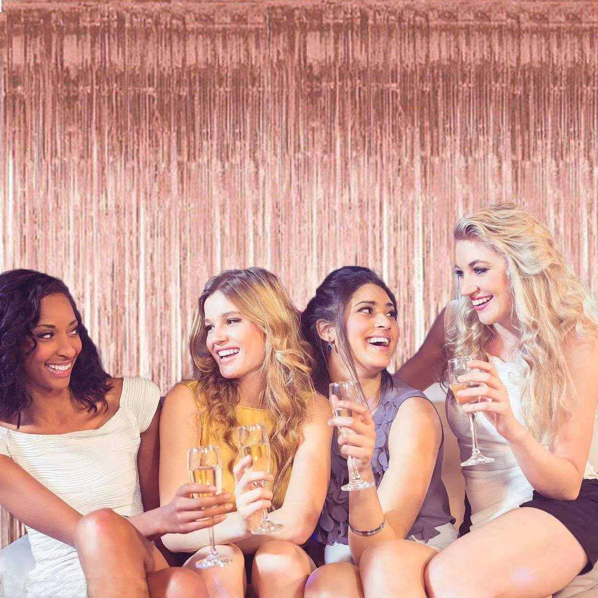 Флажки с кисточками 2 шт