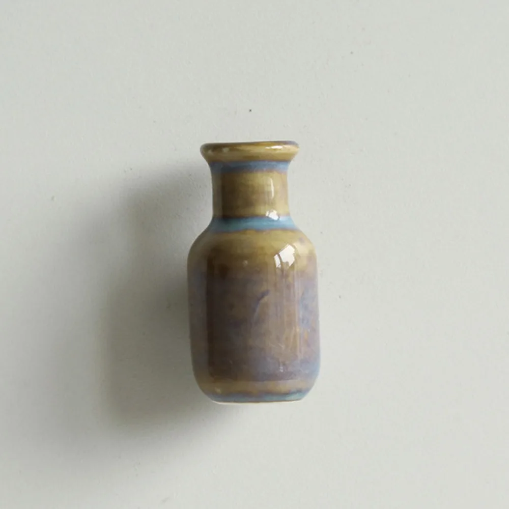 

Мини-керамическая ваза-магнит