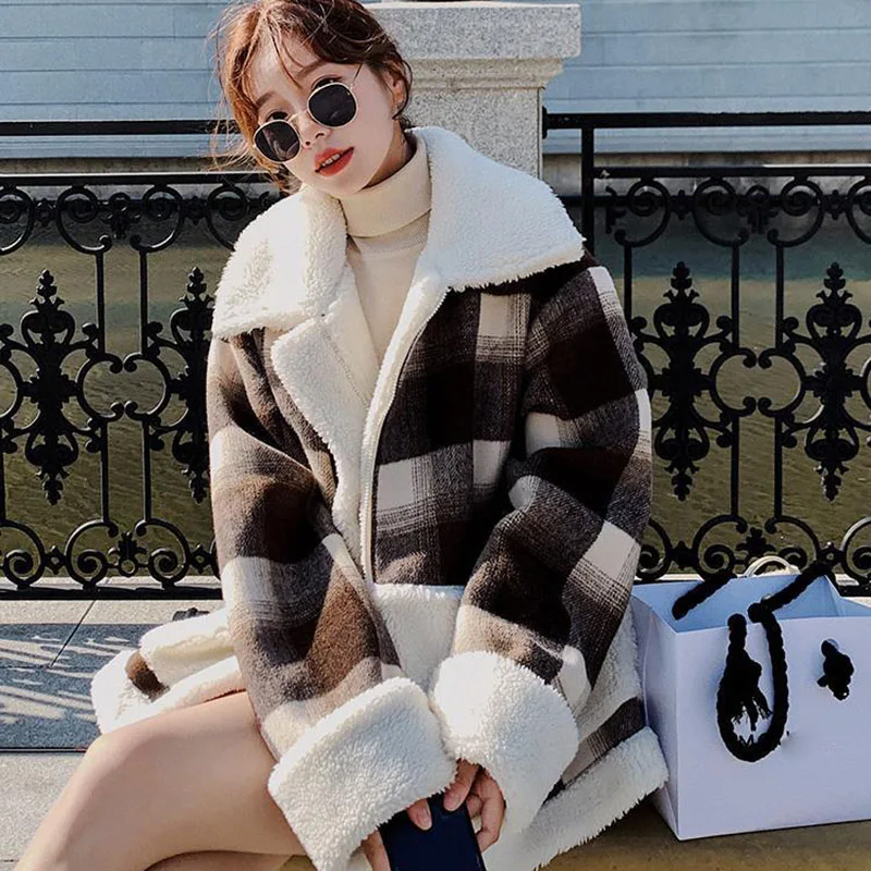2022 Autumn Winter Plaid Jacket Women Elegant Chic Lamb Cashmere Patchwork Overcoat h Collar Thick Warm Coat Female top