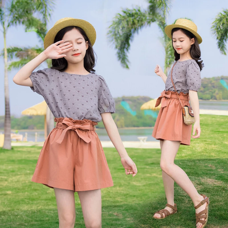 

Комплект из футболки и шортов с принтом для девочек 10 лет