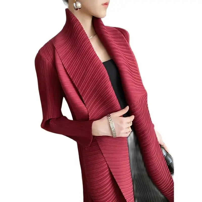 

Модная дизайнерская ветровка со складками, Женский Тренч, новинка 2023, весенне-осенняя свободная повседневная куртка с отложным воротником, ...