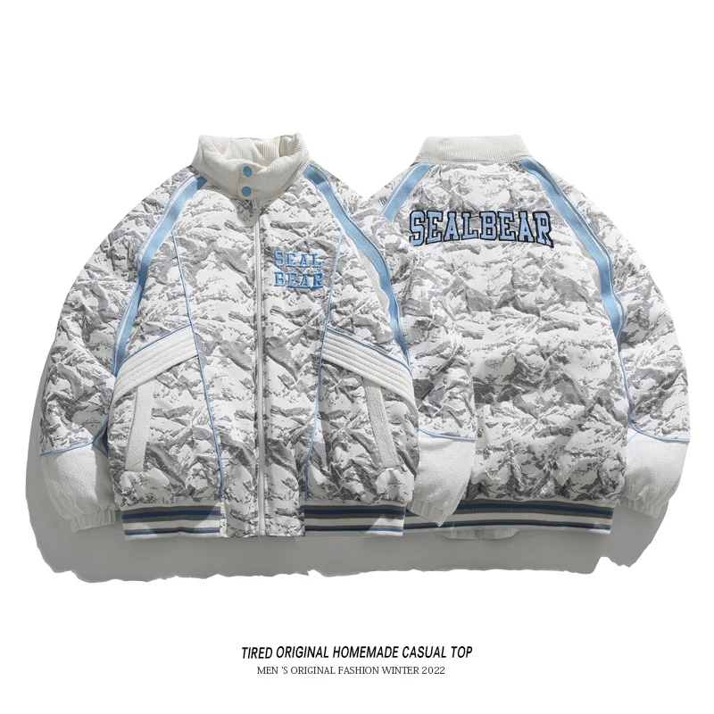 Мужское пальто с воротником-стойкой утепленное хлопковой подкладкой в