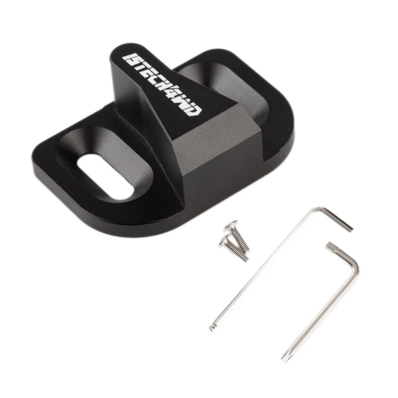 Ограничивающий ограничитель для защиты задней двери автомобиля решает