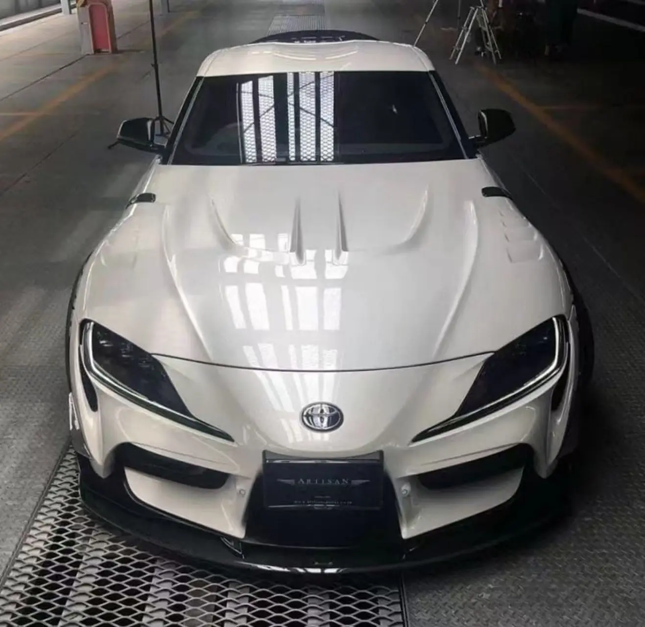 Фото Для Toyota GR Supra A90 A91 Mk5: Капот (крышка двигателя) из карбона/FRP в стиле LB, аксессуары для автомобиля, 2019+ №3