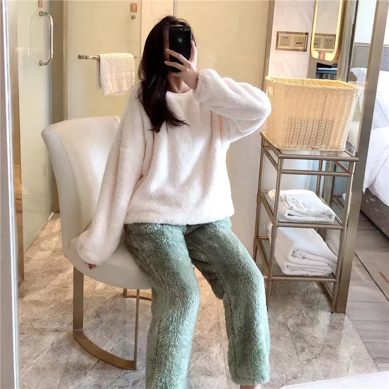 Warm Flannel Pajamas For Women Coral Fleece Autumn Winter Pijamas 2PCS Homewear Suit Round Neck Home Clothes Female