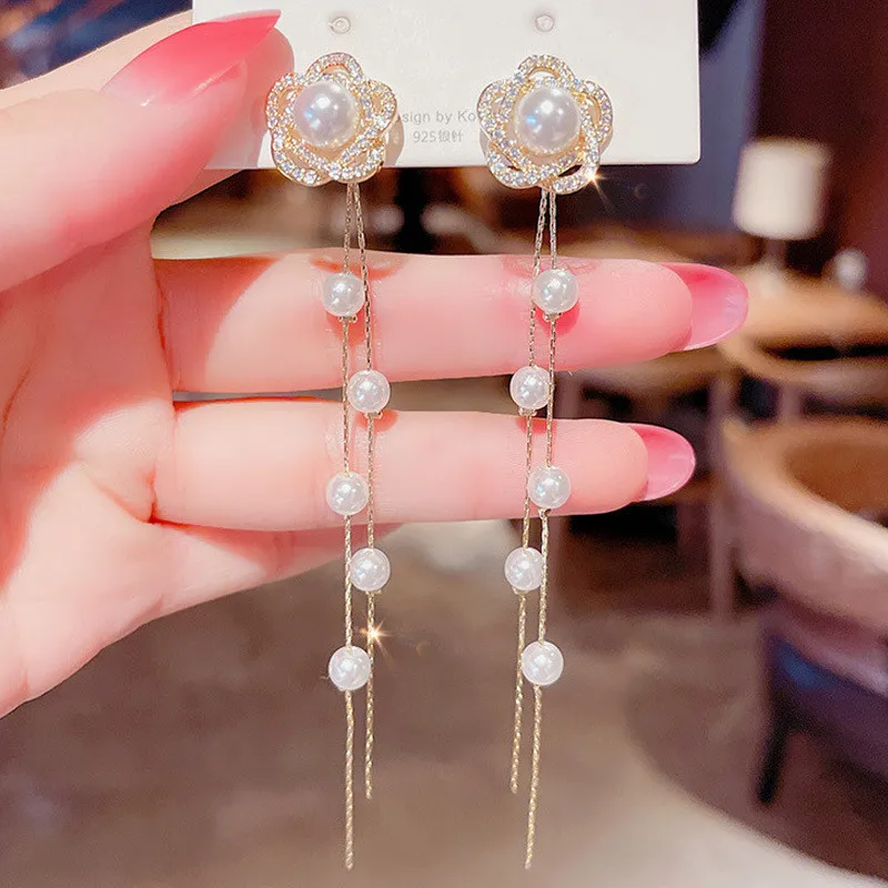 

Trending Crystal Pearl Flower Drop Earrings For Women Statement Long Tassels Earring 2023 Party Jewelry Couple Gift brinco New
