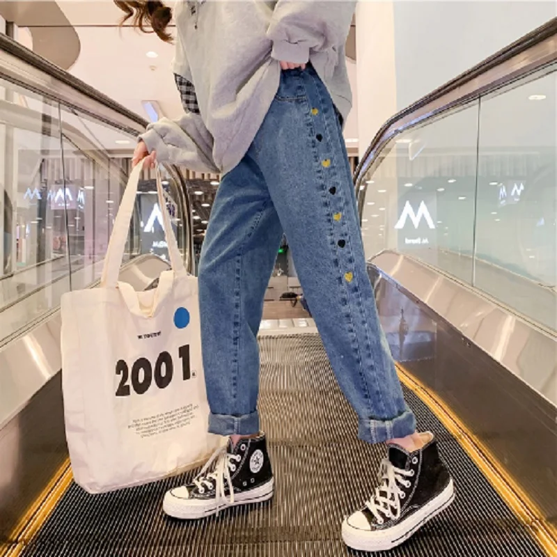 

Свободные джинсы для девочек, новинка 2021, осенне-весенние детские брюки для отдыха, детские штаны для активного отдыха, джинсы голубого цвет...