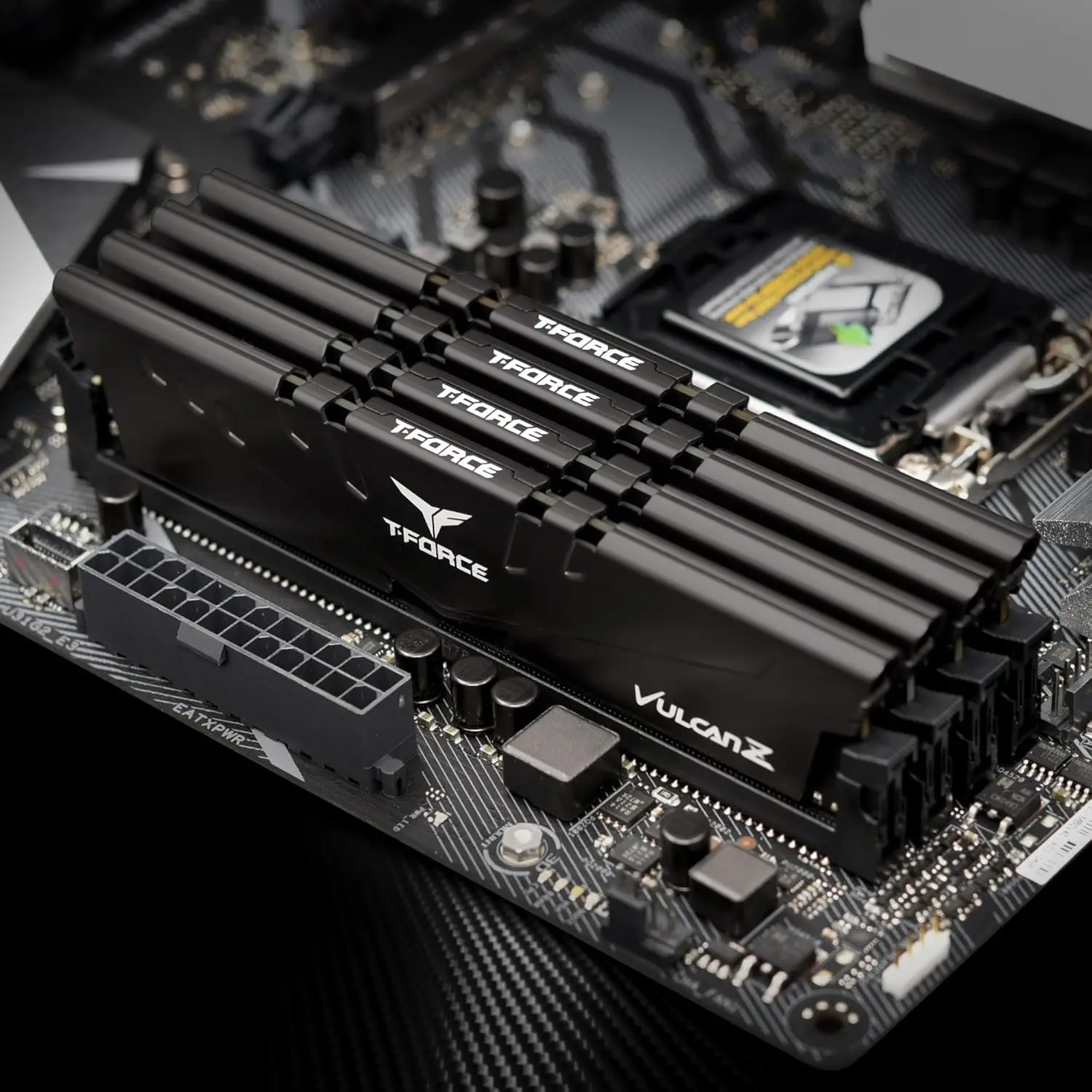 TEAMGROUP T-Force Vulcan Z DDR4 2x8 ГБ/2x16 ГБ 3200 МГц (PC4-25600) CL16 Модуль памяти для настольных ПК Ram