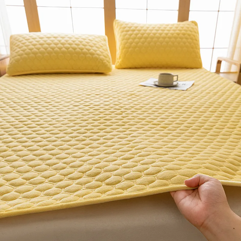 Зимний матрас утолщенное молочно-бархатное покрывало для кровати наволочка