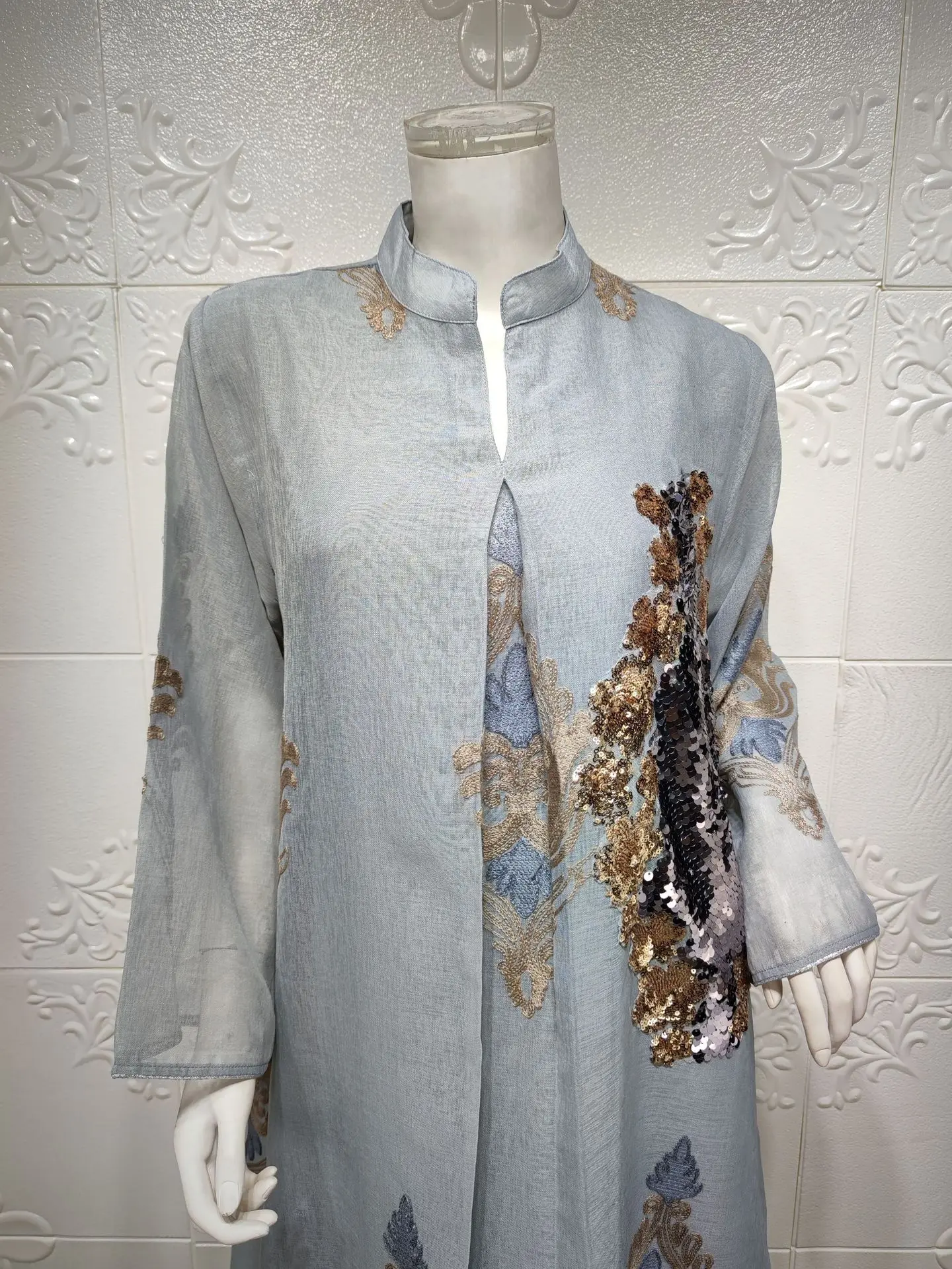 Женское платье абайя с вышивкой и блестками вечернее в мусульманском стиле Дубая