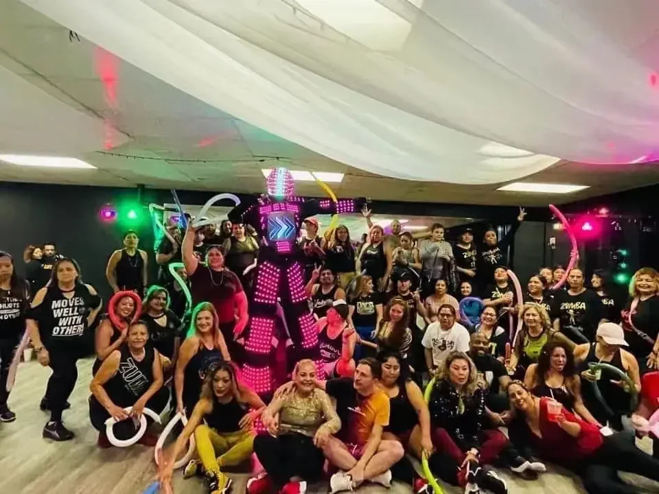 Светодиодный костюм Kroyman для ходулей