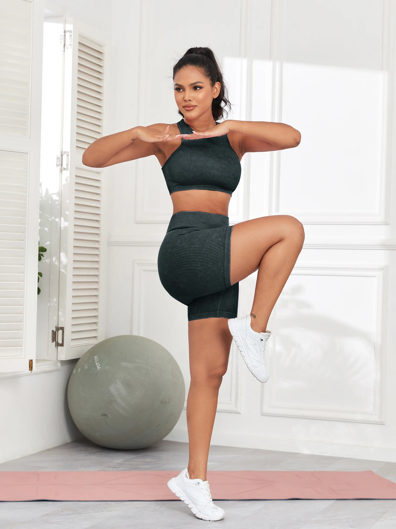 Женские спортивные шорты для фитнеса облегающие эластичные отдыха на открытом