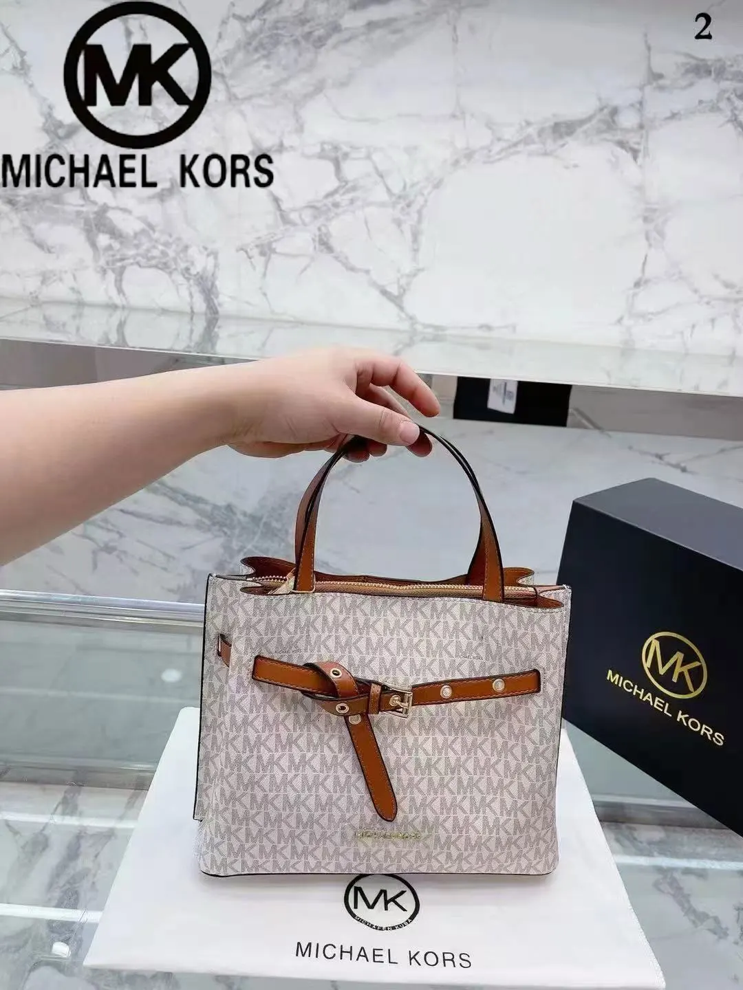 Фото Новая высококачественная женская сумка Michael Kors 2026 года, классический дизайн, большая вместимость, люксовый бренд, стильная повседневная сумка №3