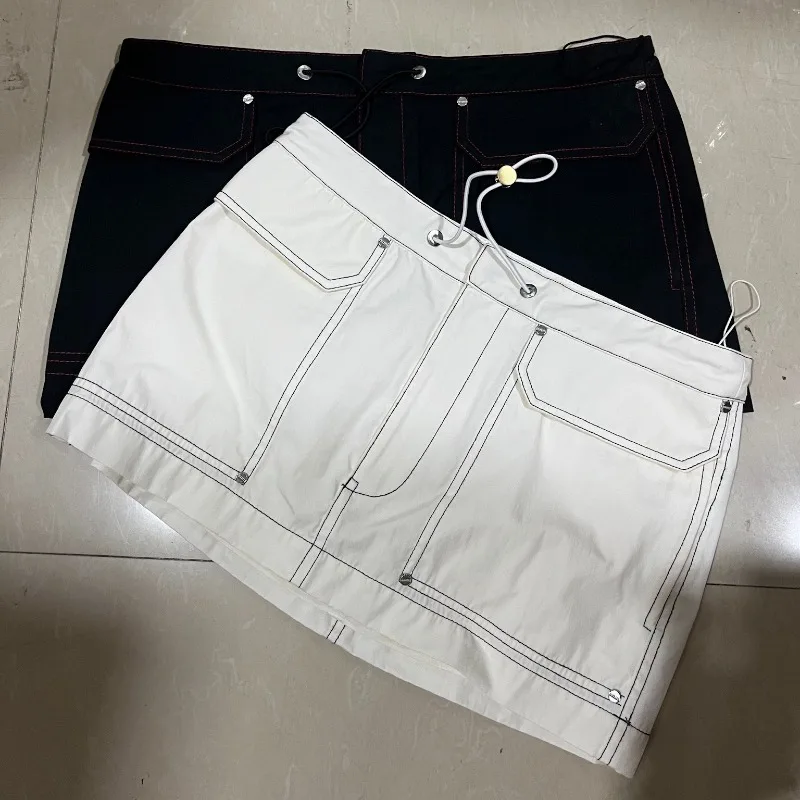 Женский комплект из топа без рукавов и юбки на завязках