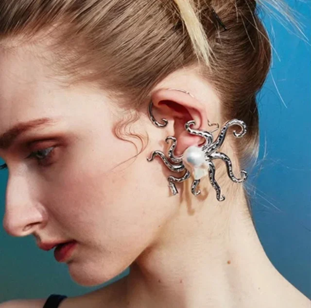 Большие жемчужные серьги-осьминоги в стиле барокко