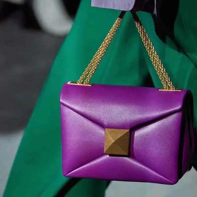 Купи 2022 gennuine leather nit luxury ladies handbags 2022 trend high-end gold corset with chain luxury real leather bags women's lea за 5,317 рублей в магазине AliExpress