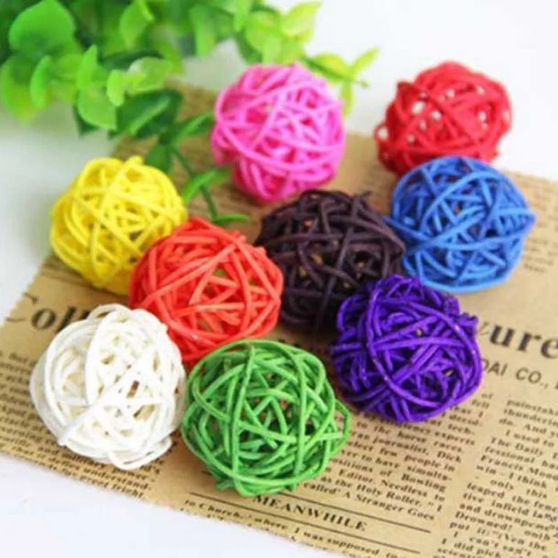 

10pcs Parrot Chewing Toy Ball Primary Color Sepak Takraw Pet Bird Training Interactive Toy Bird Cage Decoration Bird Supplies
