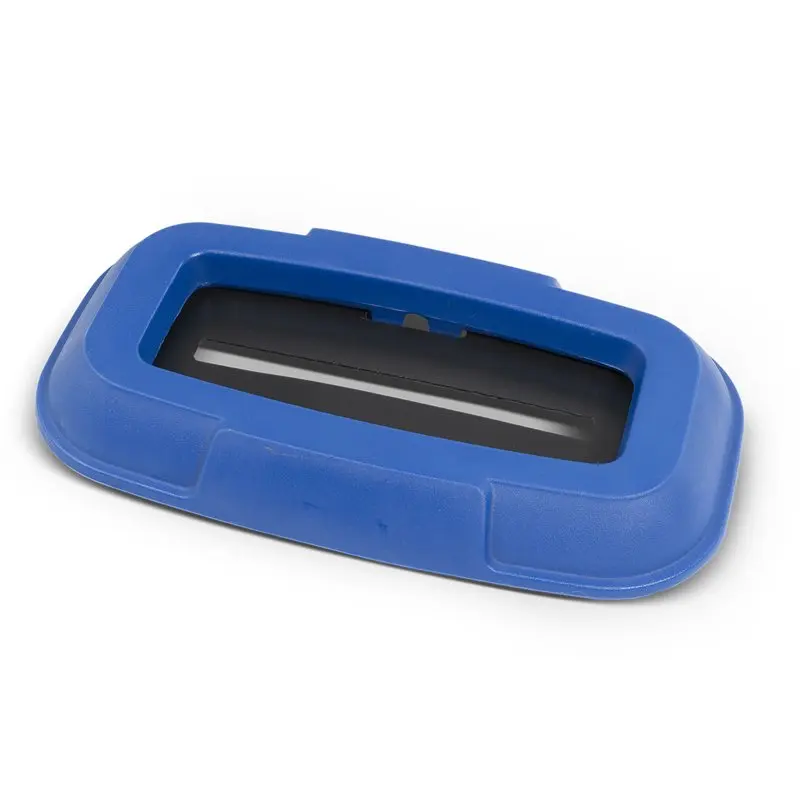 

«Исключительно прочный и простой в установке/удалении 23 галлона. Синяя прямоугольная крышка для мусорного бака идеально подходит для гнезда для документов"