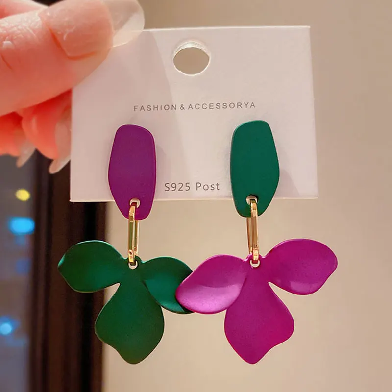 Exaggerated Colored Petal Earrings Purple Green Gold Luxurious Eardrop Fashion Unique Exquisite Painted Ear Pendants For Women