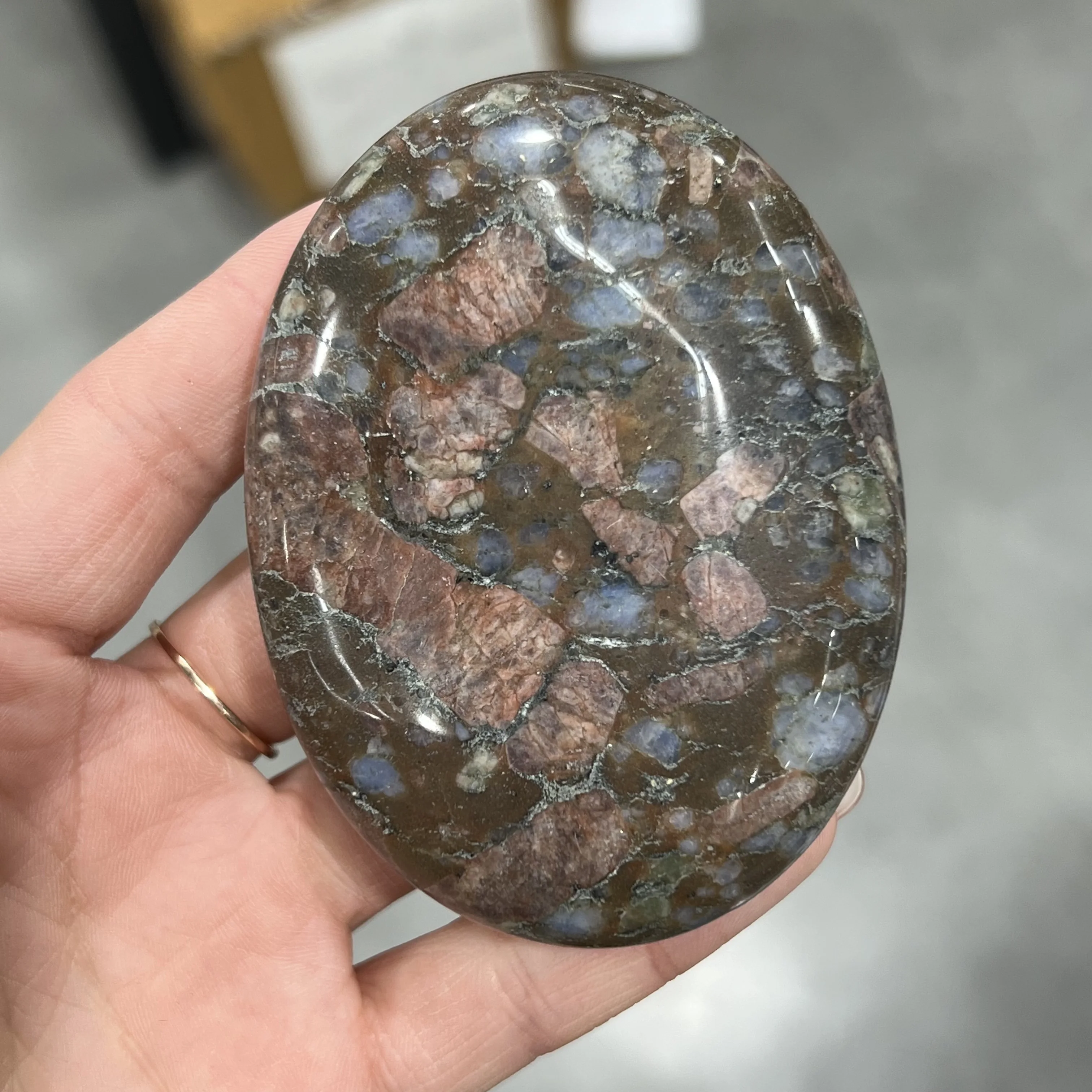 

Натуральные красно-синие минералы, пальмовый камень, массаж, энергетическое ремесло