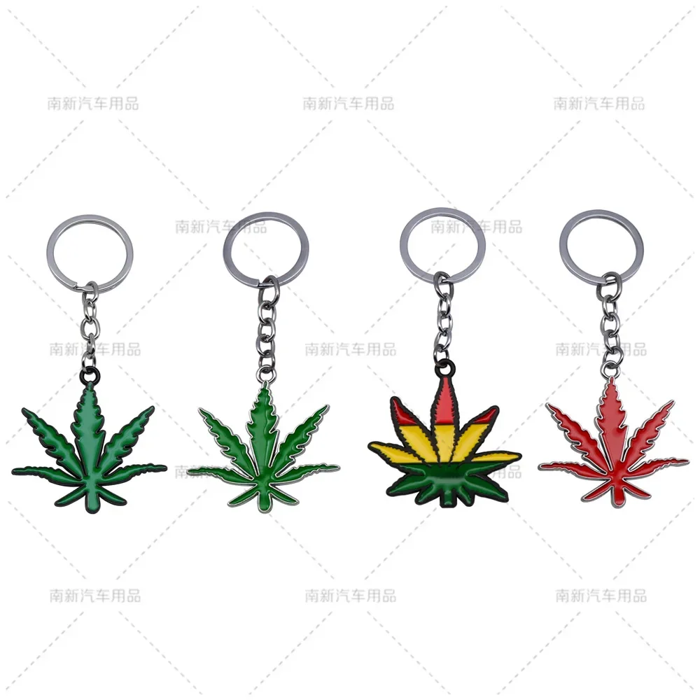 

Cross-border new personality creative maple leaf key chain metal key chain