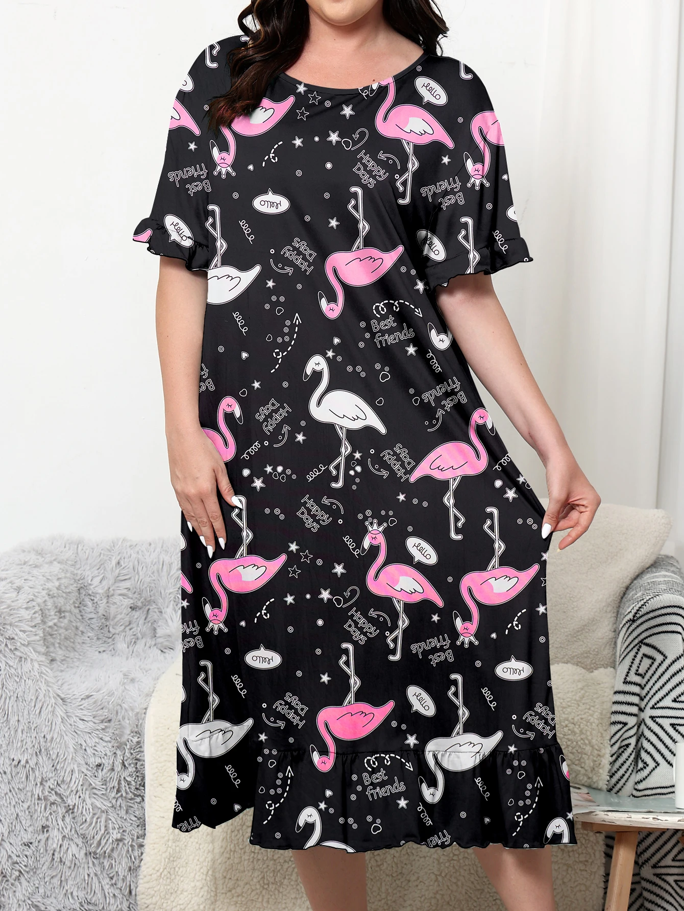 Plus Size Домашнее платье с короткими рукавами и мультяшным узором. Свободная блузка