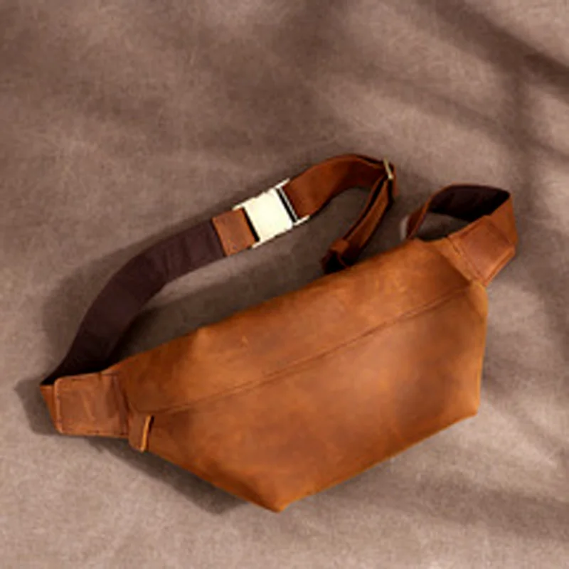 

AETOO Crazy horse leather men's bag new men's sports waist bag multifunctional outdoor travel messenger bag riding real cowhide