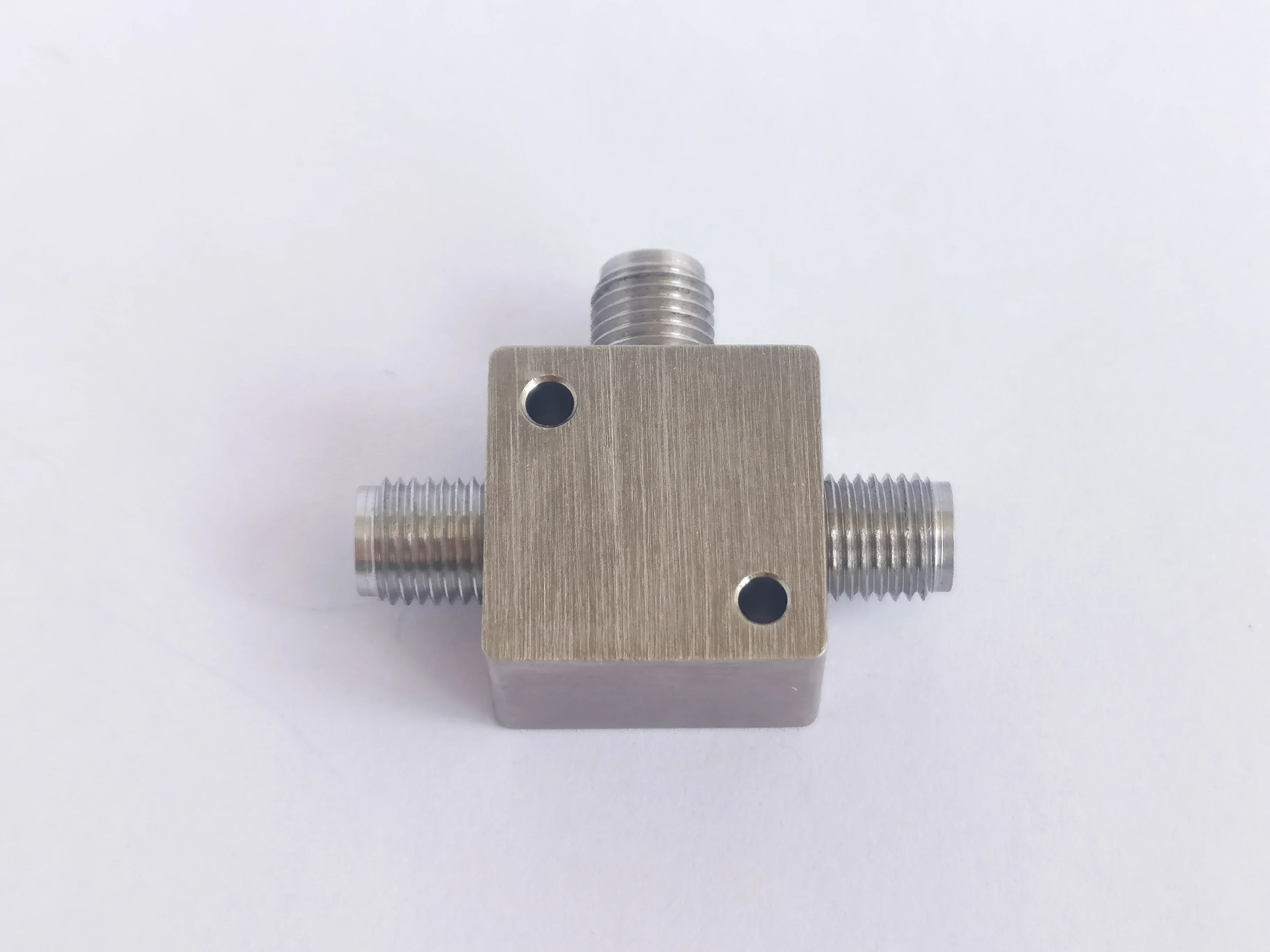 2-полосный разветвитель мощности постоянного тока-27000 МГц резистивный делитель