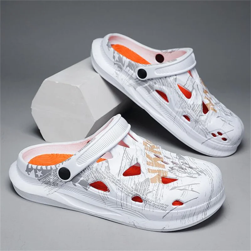 

Fashion Men Slippers Outdoor Clogs 5CM Thick Sole Beach Baotou Sandals 2023 Summer Men EVA Non-slip Home Garden Hole Shoes