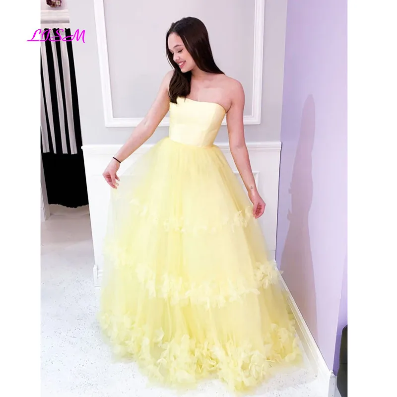 Купи Strapless A-Line Yellow Prom Party Dresses Long Tulle Graduation Dress Simple Sleeveless Evening Formal Gowns vestidos de gala за 5,754 рублей в магазине AliExpress