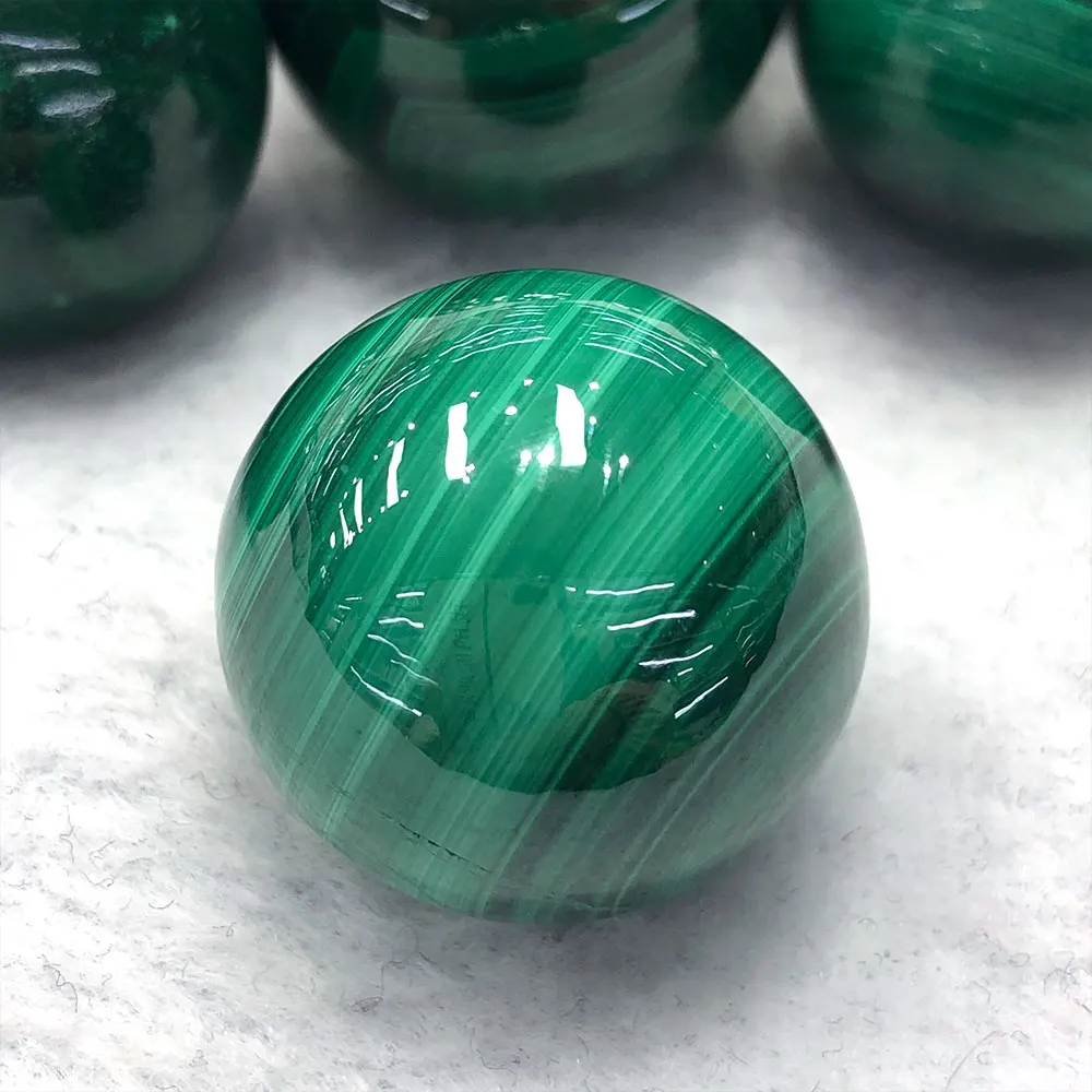 

1pc Random Natural Malachite Sphere Ball Quartz Crystals Healing Stone Gemstone Reiki Office Home Room Decoration Mineral Gift