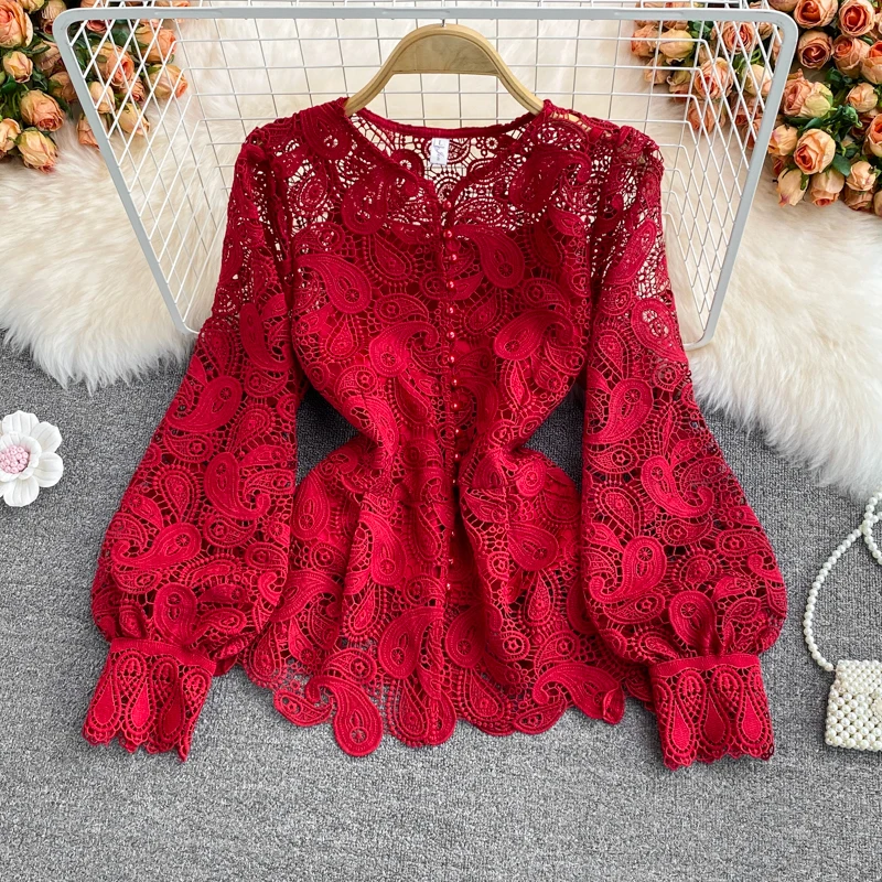 

Spring Autumn New Vintage Palace Style Super Fairy Design Round Neck Hollow Out Hook Flower Lace Shirt Luxury Short Top