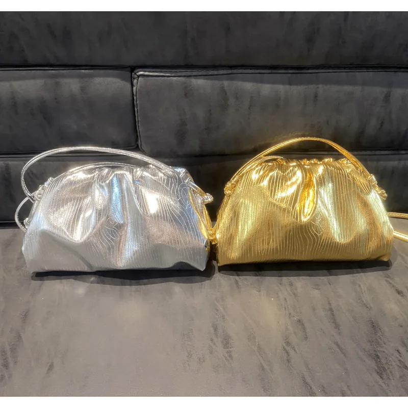 

2022 New Golden Cloud Bag Size Braided Dumpling Bag Clutch One Shoulder Diagonal Luxury Designer Brand Purses And Handbags